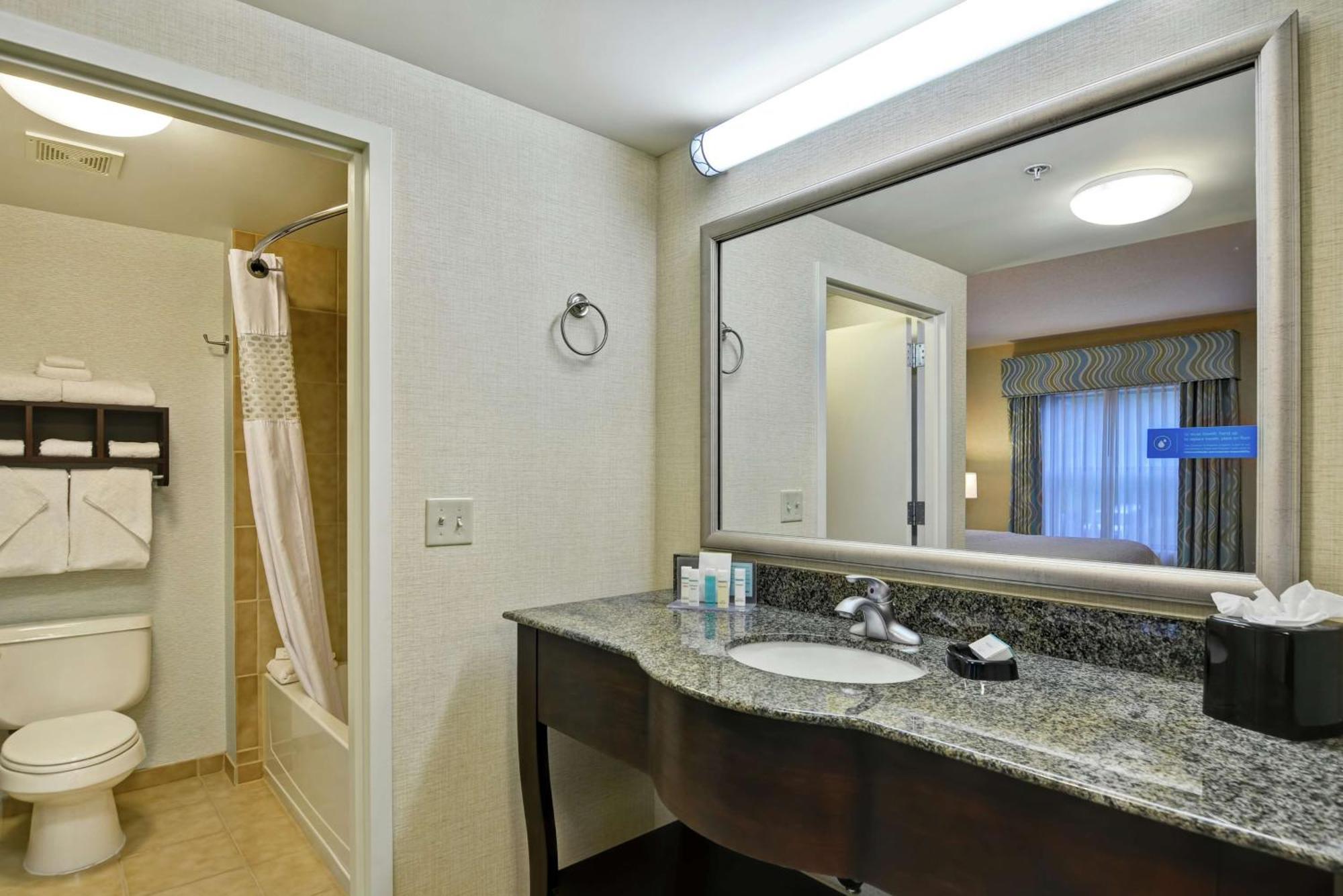 Hampton Inn & Suites Wilkes-Barre Εξωτερικό φωτογραφία