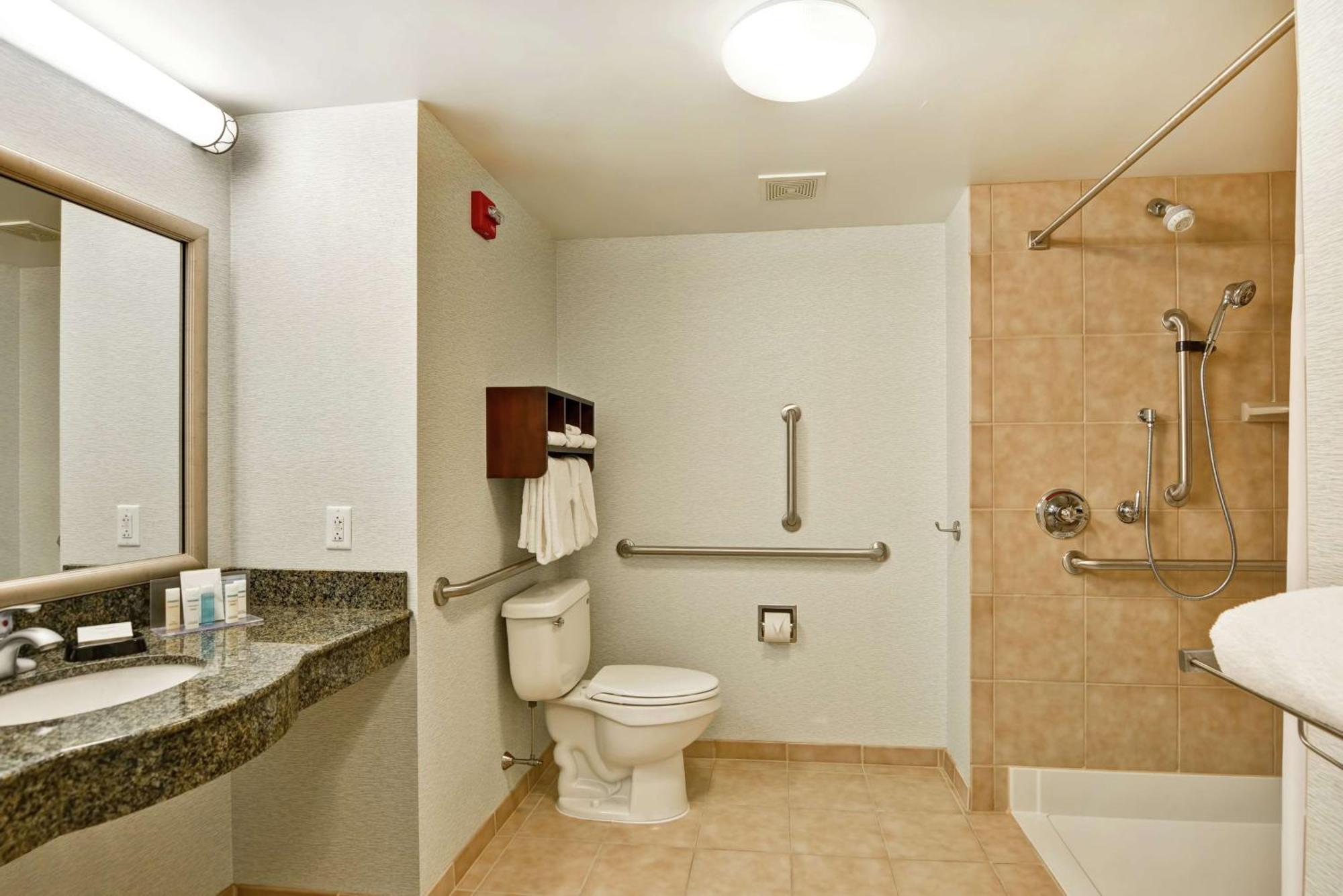 Hampton Inn & Suites Wilkes-Barre Εξωτερικό φωτογραφία